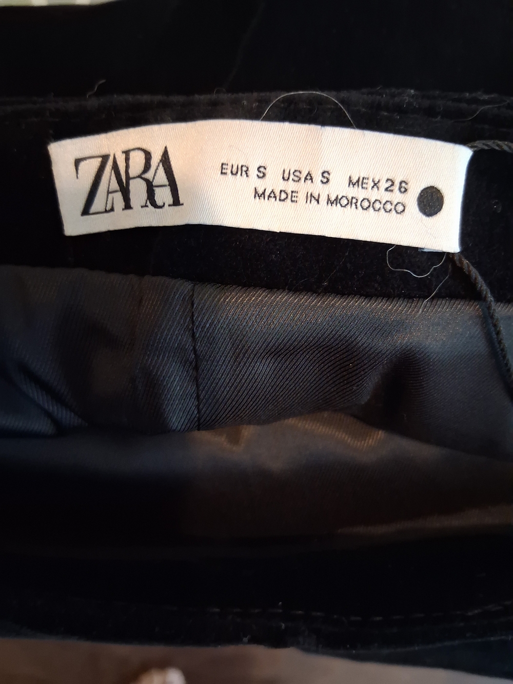 Zara Classic Velvet Black Mini Skirt Minimalist Preppy - Picture 5 of 5